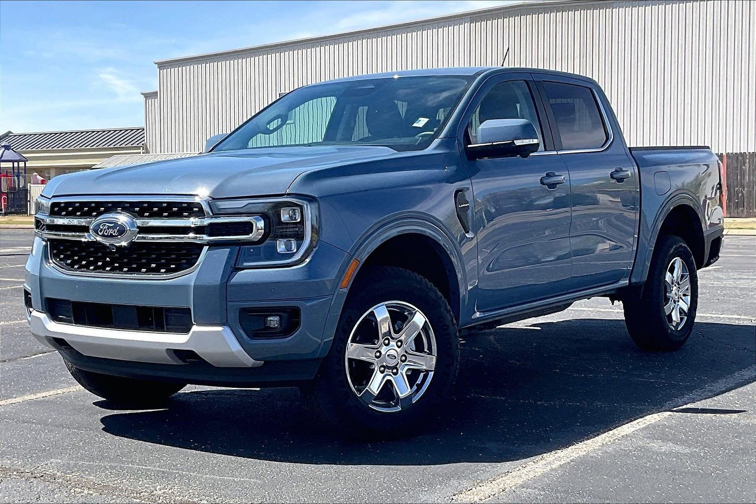 Used 2025 Ford Ranger Lariat w/ Advanced Towing Package image 2