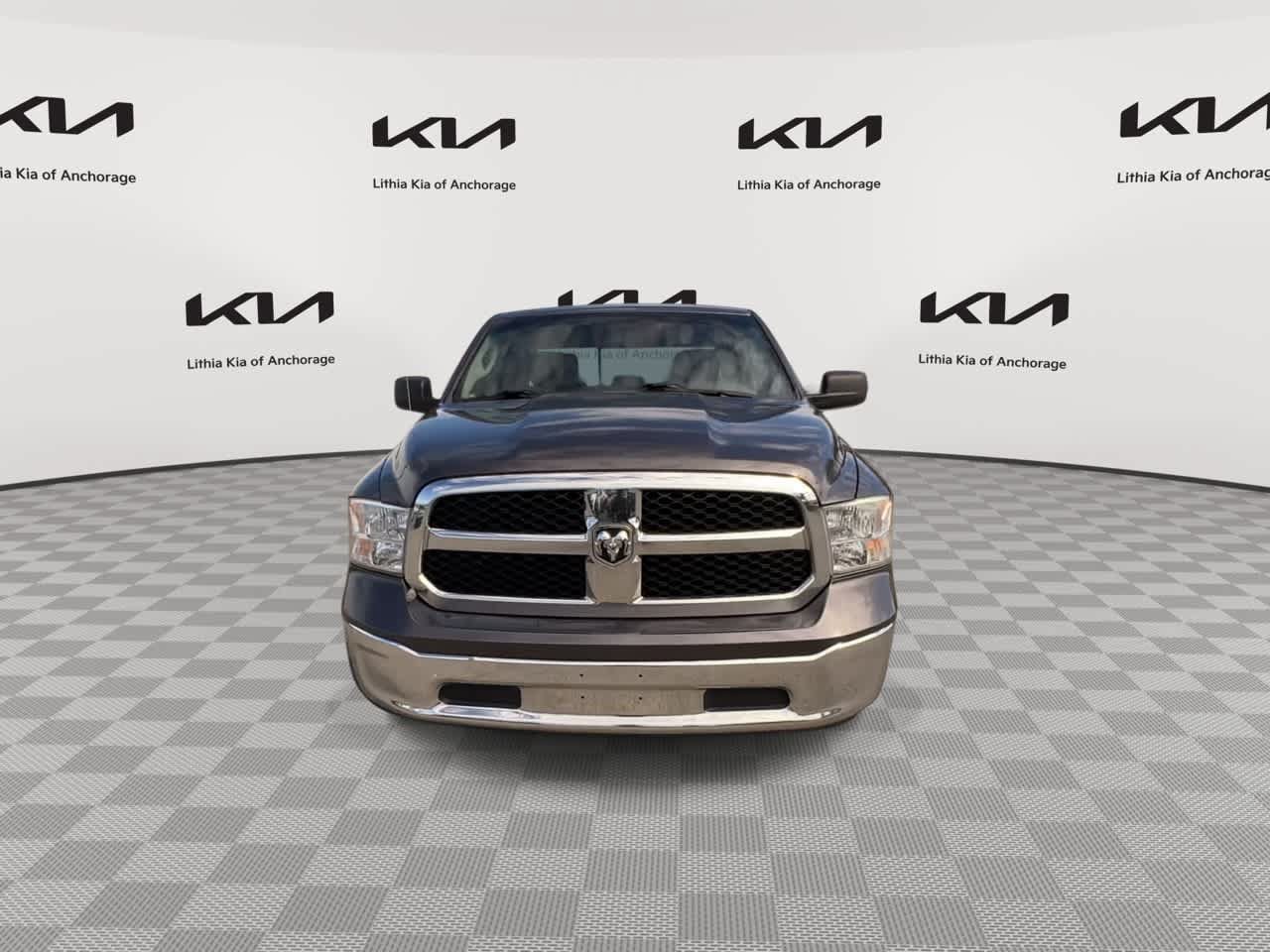 Used 2019 RAM 1500 Classic SLT AWD/4WD image 3
