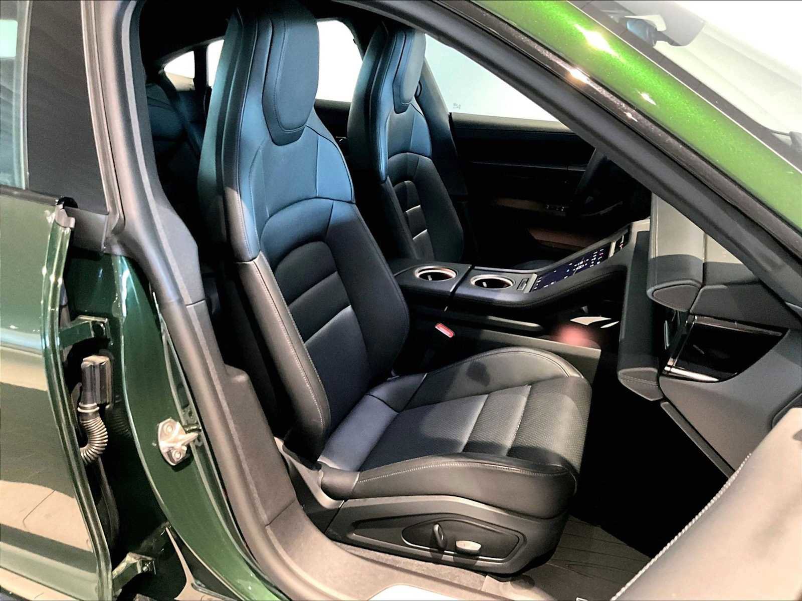 Used 2025 Porsche Taycan image 22