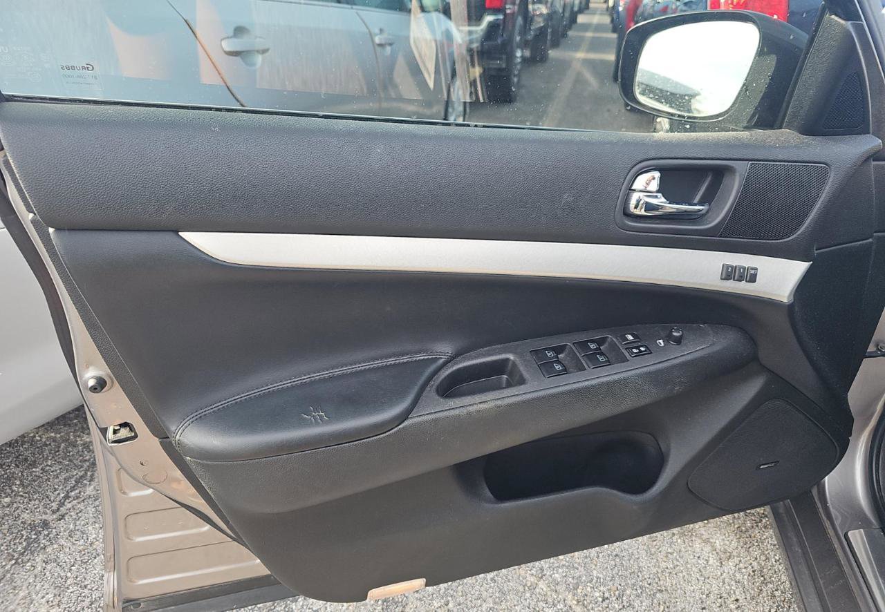 Used 2009 INFINITI G37 Journey w/ Premium Pkg image 12