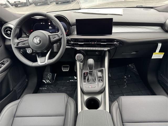 New 2025 Alfa Romeo Tonale w/ Premium Package image 7