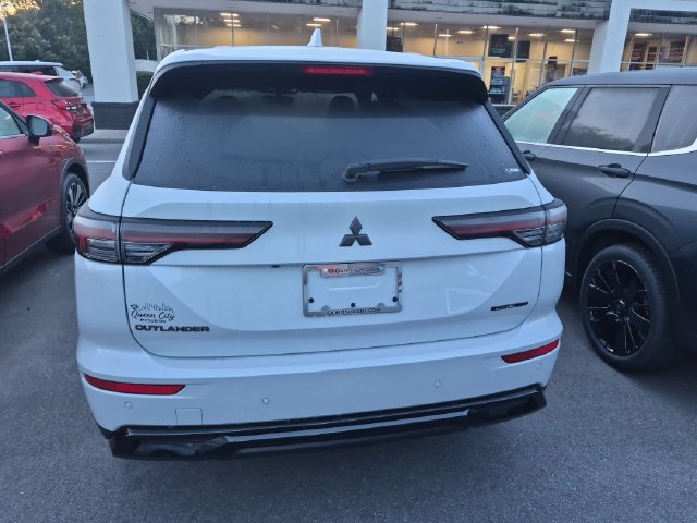 New 2026 Mitsubishi Outlander LE FWD image 4