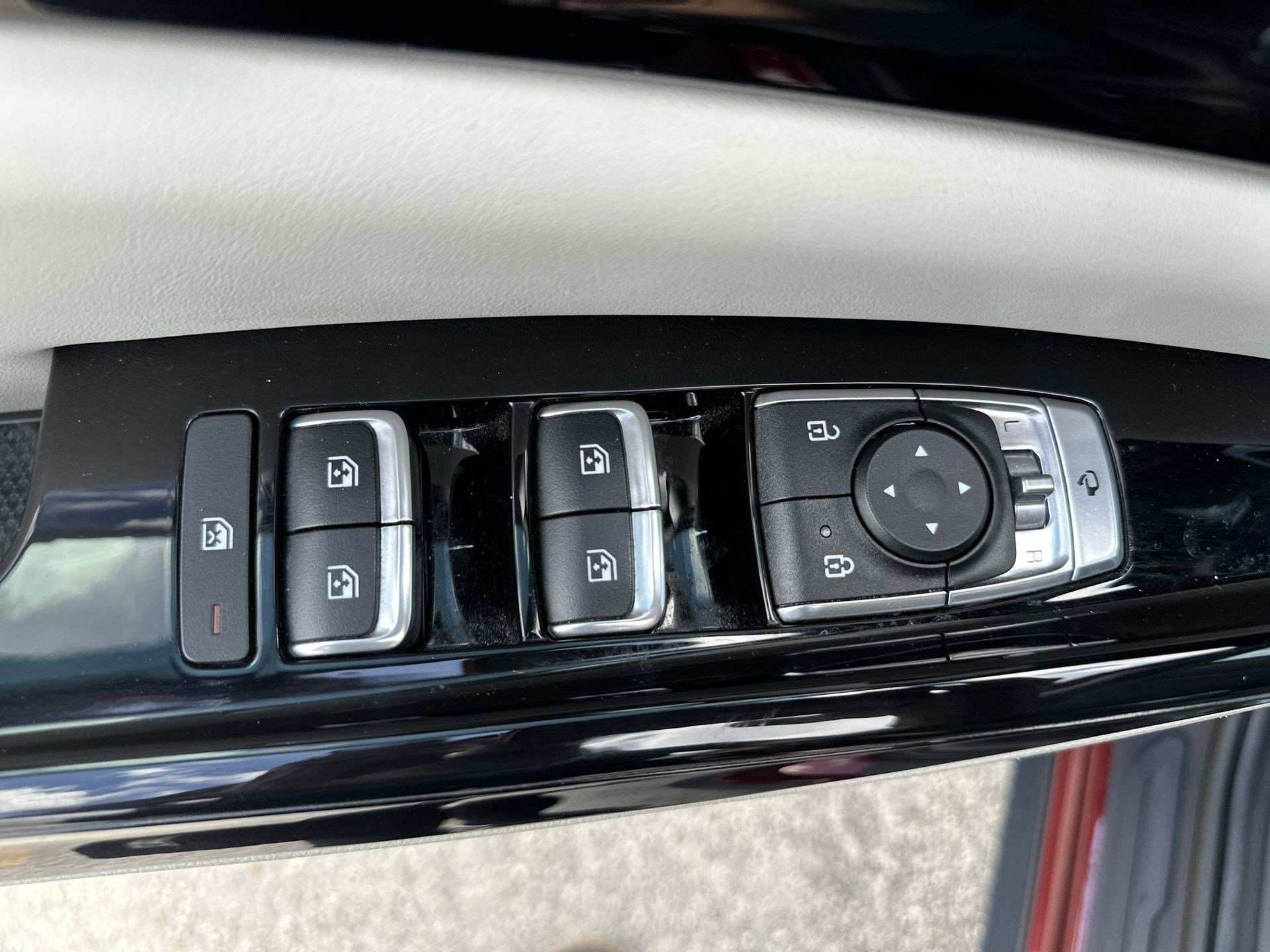 Certified 2024 Kia Carnival SX Prestige image 15