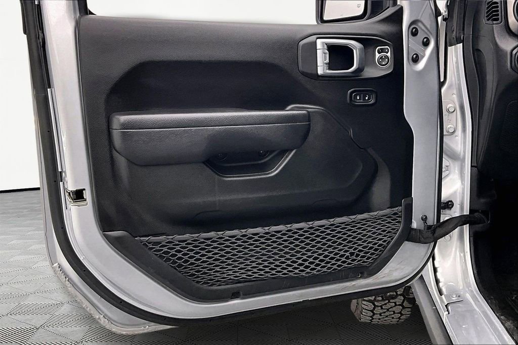 Used 2022 Jeep Gladiator Willys image 24