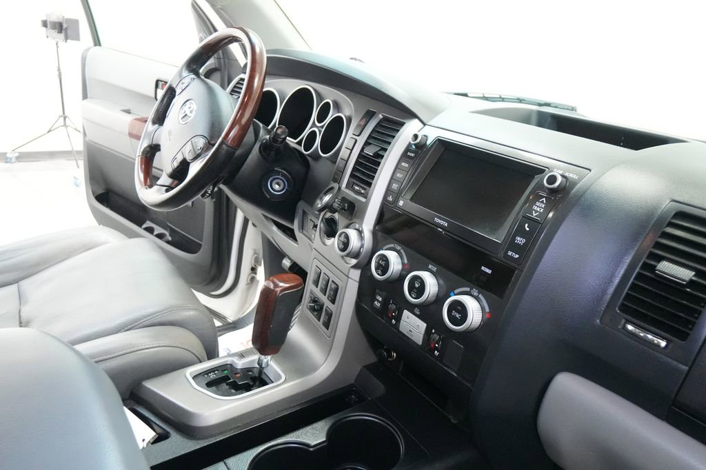 Used 2013 Toyota Sequoia Platinum image 34