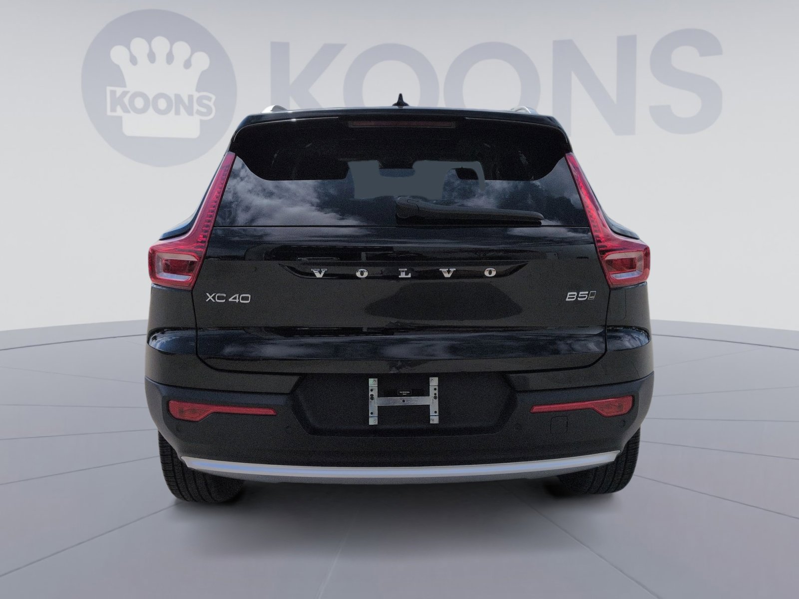 Certified 2024 Volvo XC40 B5 Ultimate w/ Protection Package Premier image 5