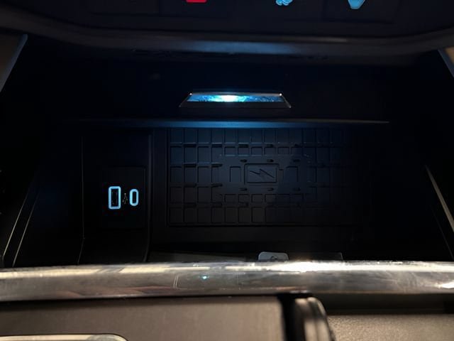 Used 2024 Ford Expedition Platinum AWD/4WD image 31