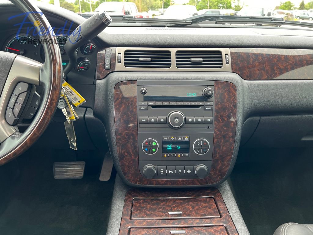 Used 2013 GMC Sierra 2500 Denali w/ Suspension Package, Off-Road AWD/4WD image 16
