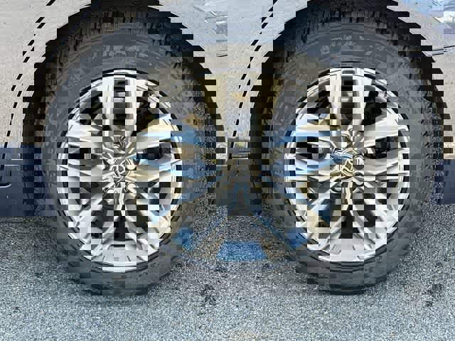 Used 2019 Toyota Avalon XLE w/ Moonroof Package FWD image 5