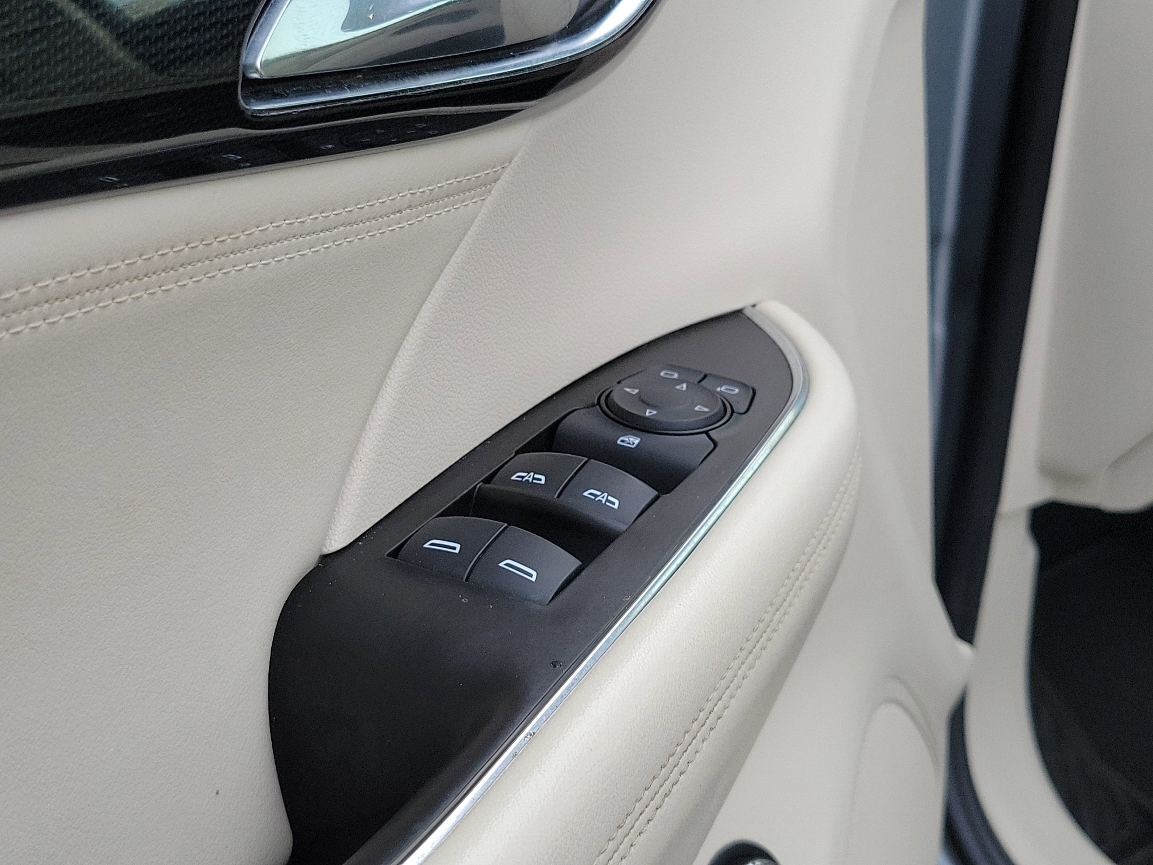 Used 2023 Buick Envision Preferred image 18