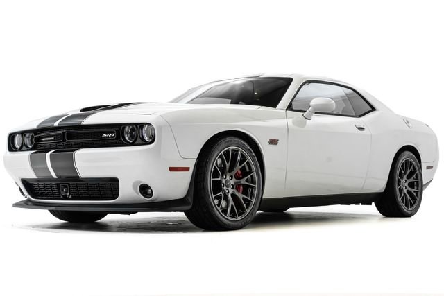 Used 2016 Dodge Challenger SRT w/ Technology Group image 8