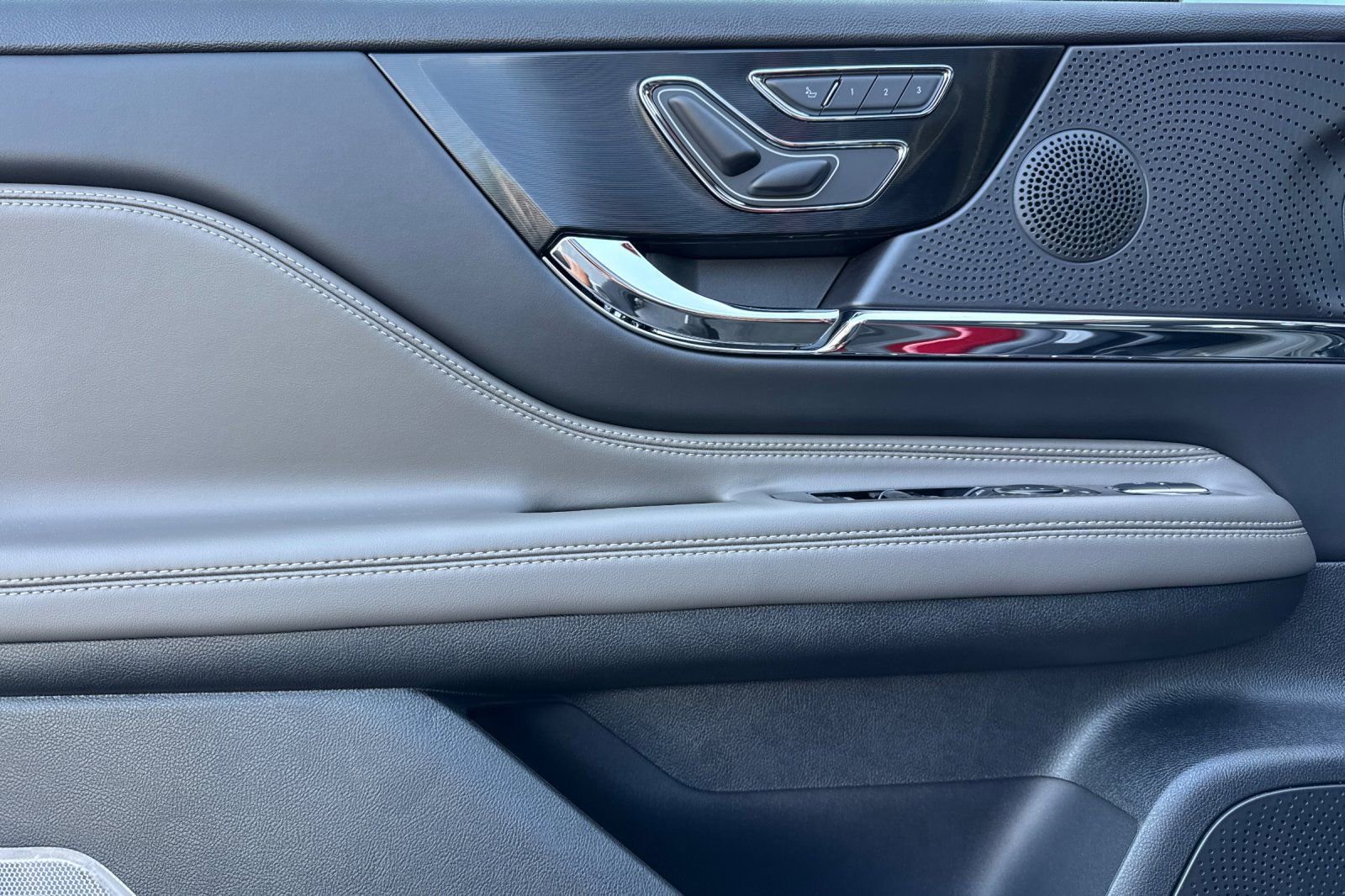 New 2025 Lincoln Corsair Grand Touring w/ Equipment Group 301A image 10