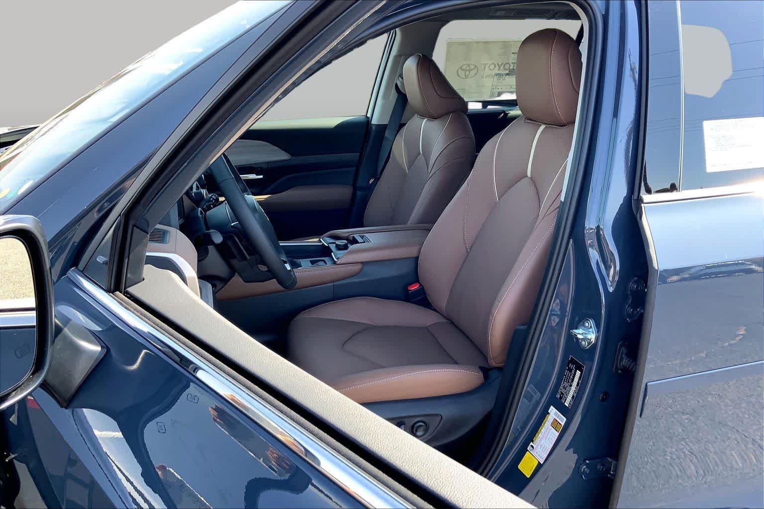 New 2026 Toyota Grand Highlander AWD image 9