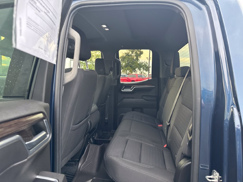 Used 2022 Chevrolet Silverado 1500 LT AWD/4WD image 6