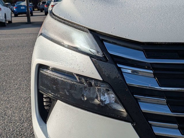 Certified 2024 Nissan Rogue SV image 10