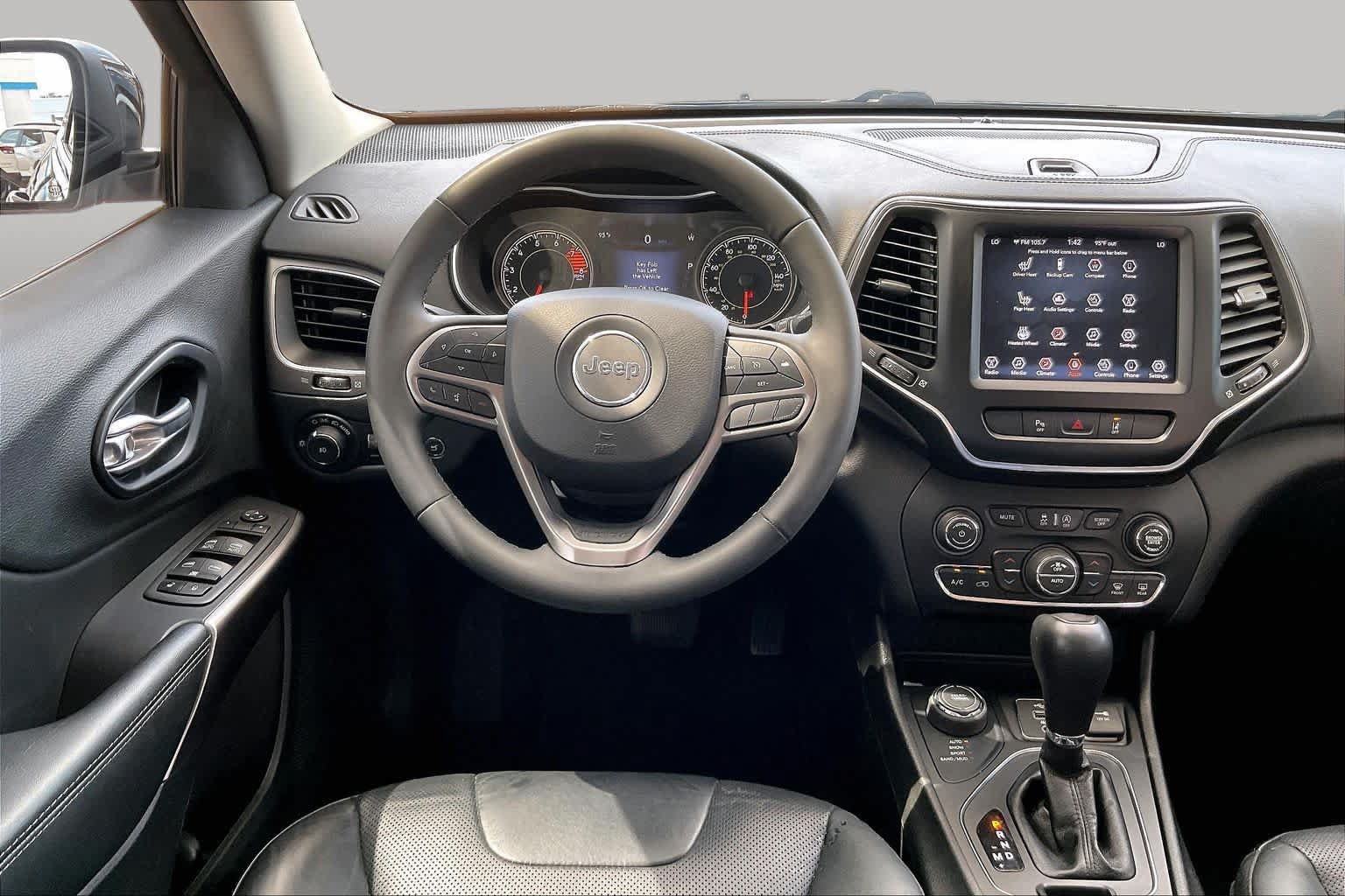 Used 2021 Jeep Cherokee Latitude Lux w/ Comfort/Convenience Group AWD/4WD image 6