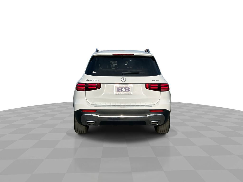 Used 2025 Mercedes-Benz GLB 250 4MATIC image 7