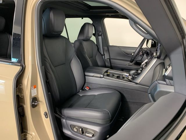 Used 2025 Lexus LX 700h Overtrail image 43