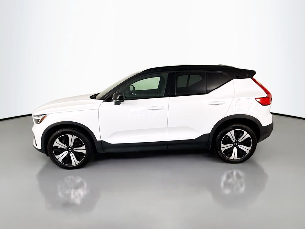 Used 2023 Volvo XC40 Recharge Plus AWD/4WD image 2