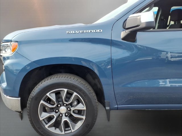 Used 2024 Chevrolet Silverado 1500 LT AWD/4WD image 25