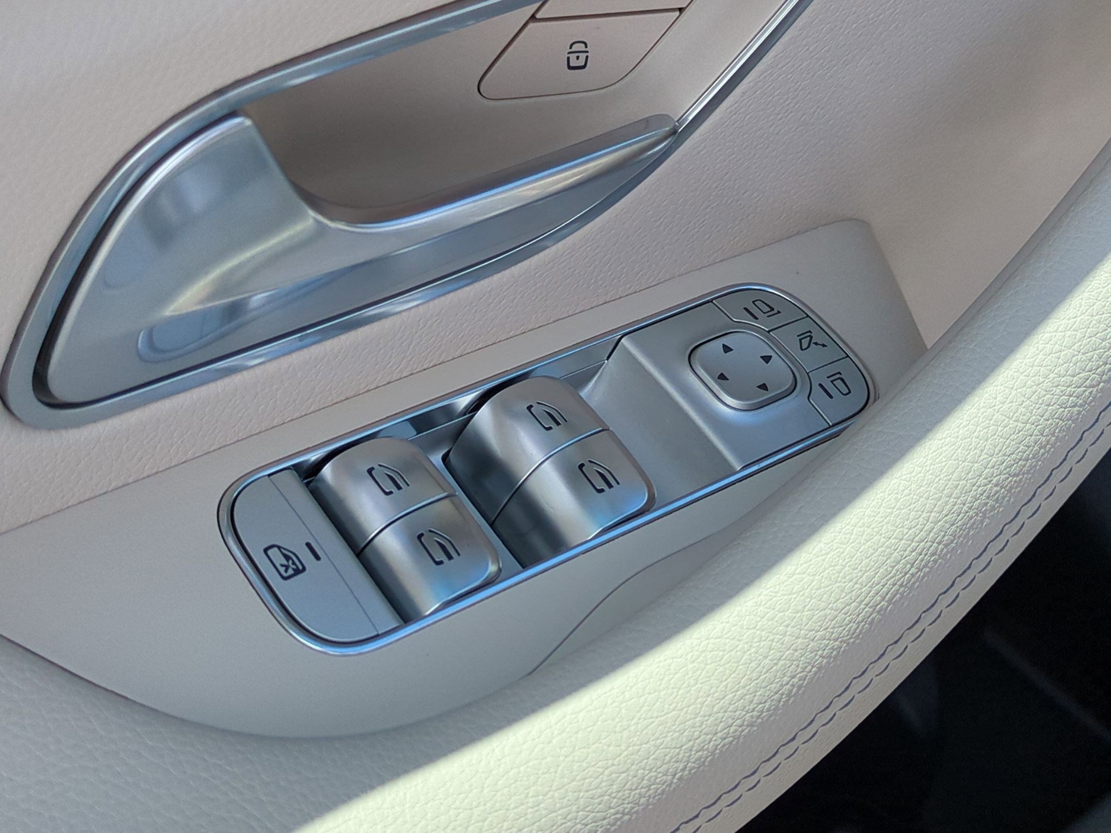 Certified 2025 Mercedes-Benz GLE 450e 4MATIC image 13