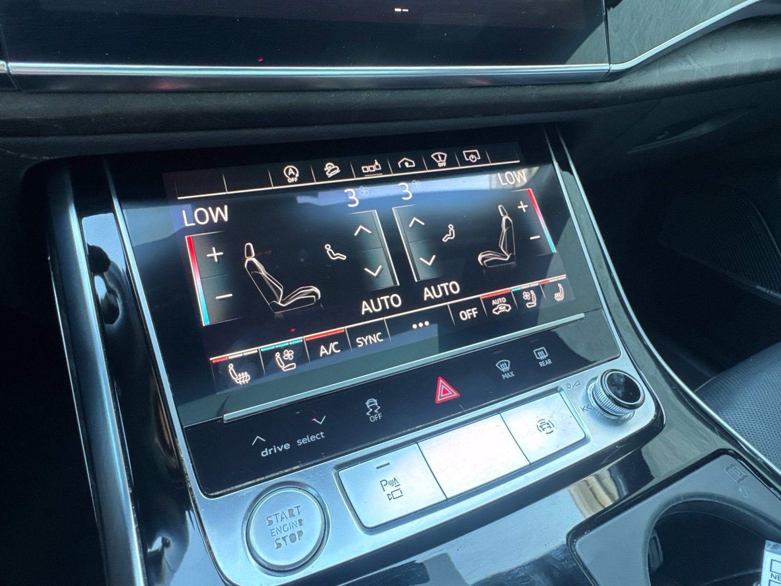 Used 2020 Audi Q7 3.0T Prestige w/ Black Optic Package AWD/4WD image 19