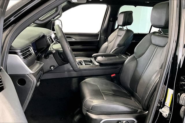 Used 2023 Jeep Wagoneer Series III w/ Premium Group I image 22