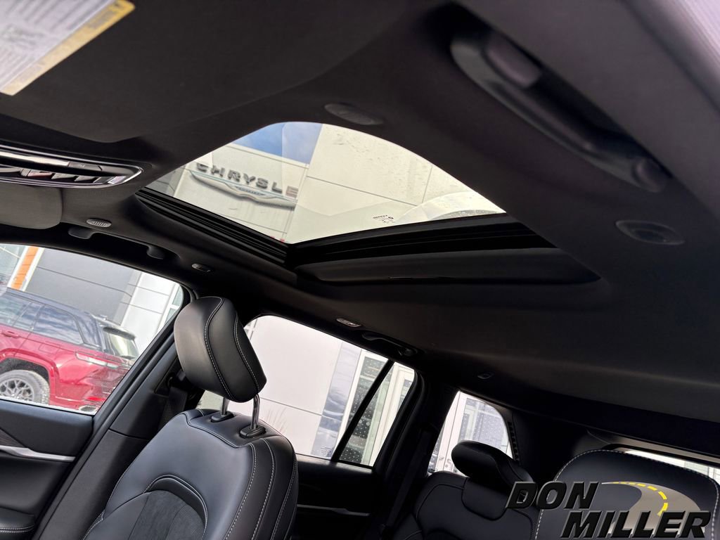 New 2026 Jeep Grand Cherokee Altitude image 22