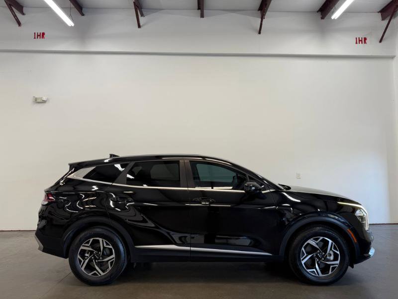 Used 2023 Kia Sportage LX image 2