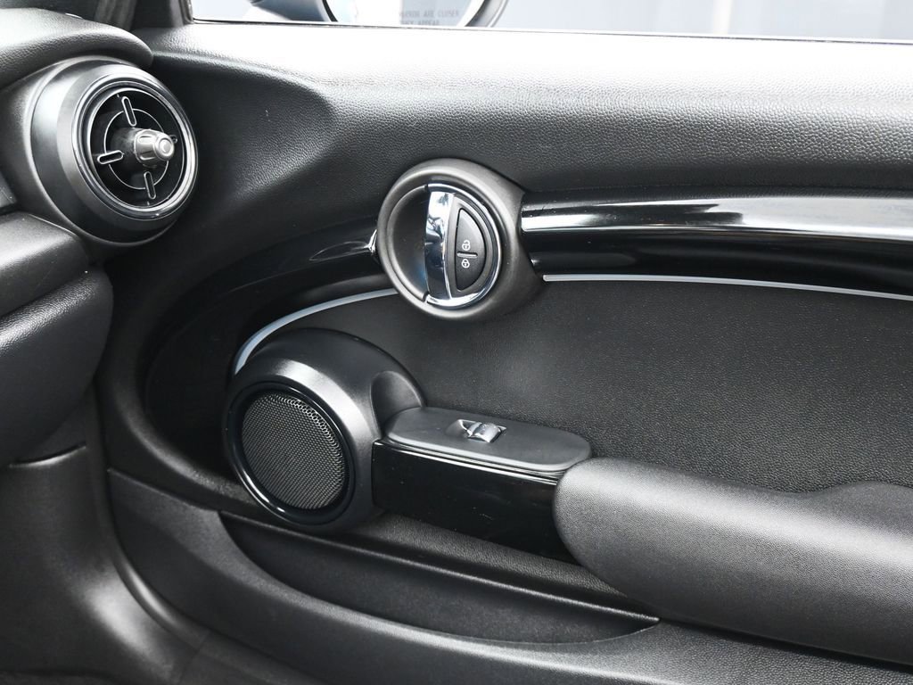 Used 2023 MINI Cooper S image 2