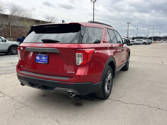 Certified 2022 Ford Explorer XLT w/ Equipment Group 202A image 3