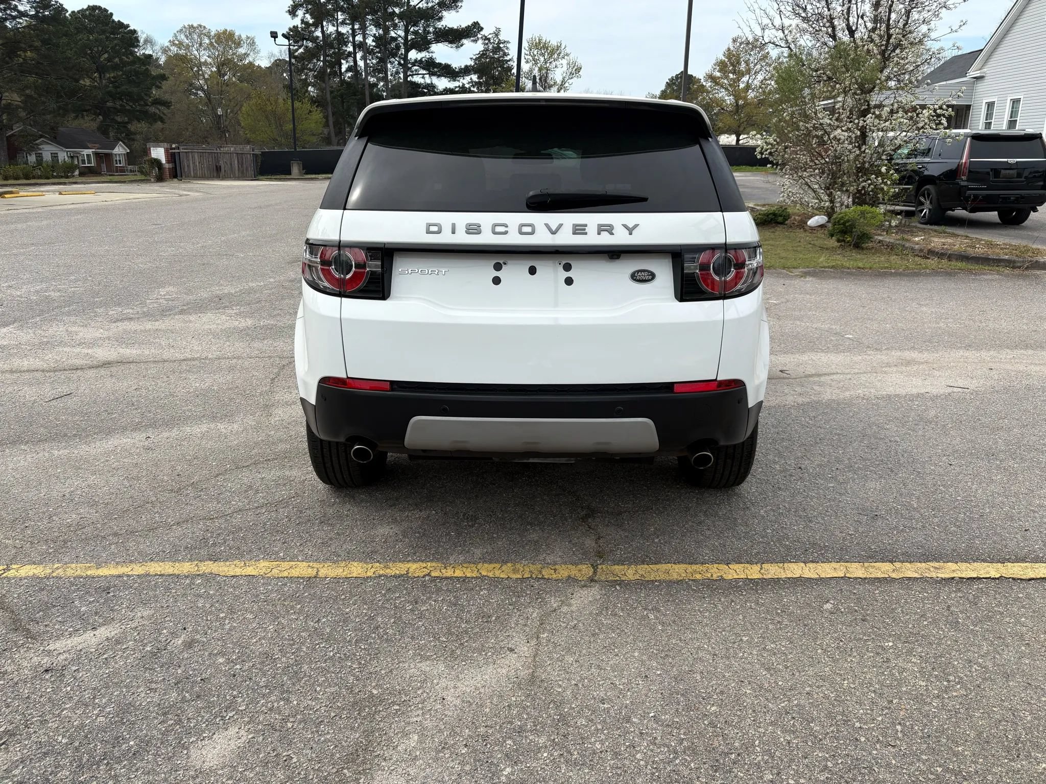 Used 2016 Land Rover Discovery Sport SE AWD/4WD image 6