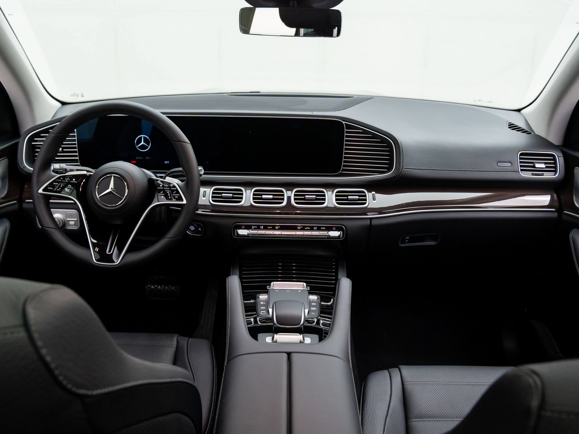 New 2026 Mercedes-Benz GLS 450 4MATIC image 9