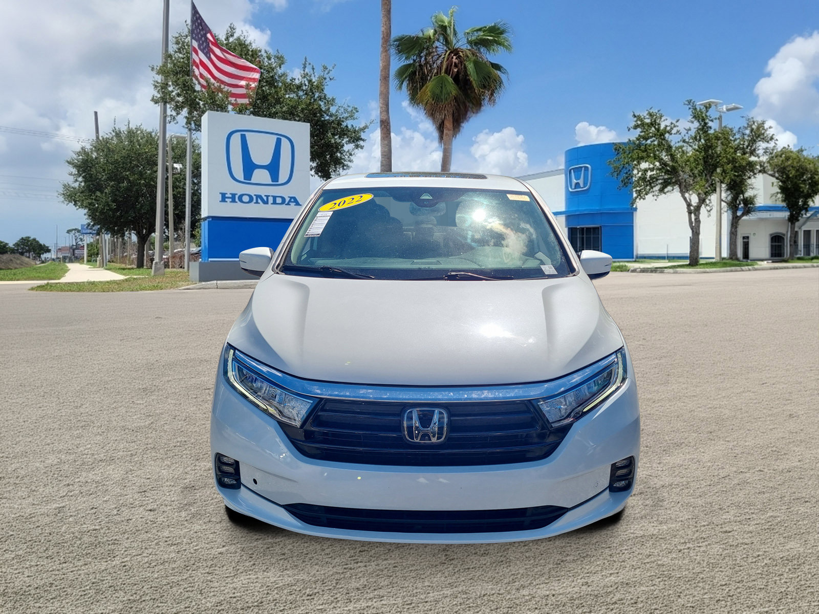 Used 2022 Honda Odyssey Elite image 2