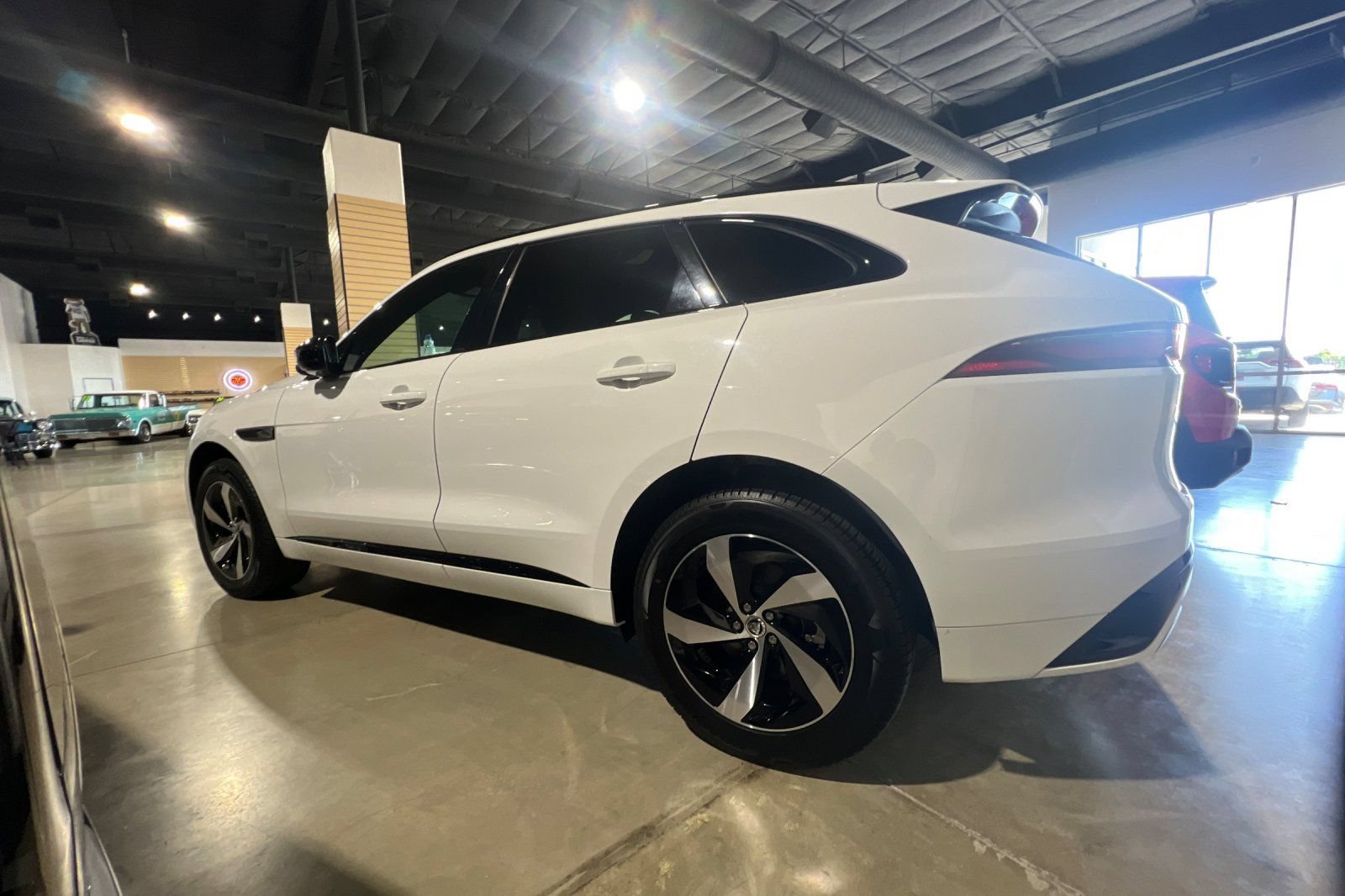 Used 2025 Jaguar F-PACE R-Dynamic S AWD/4WD image 8