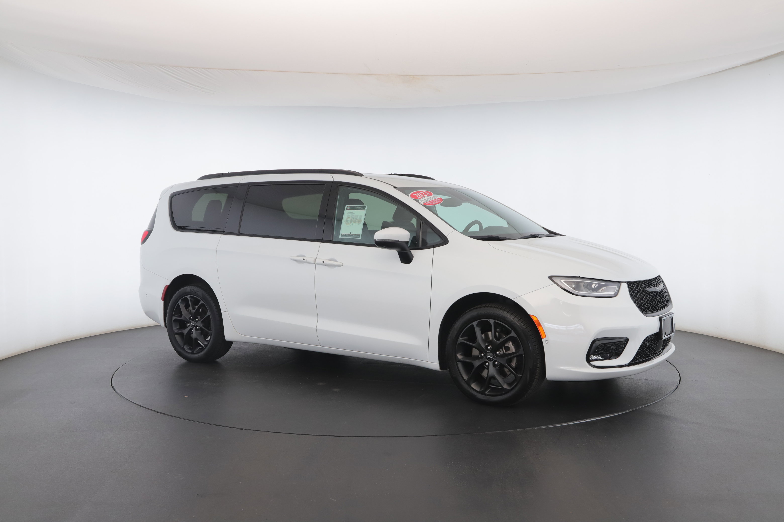Used 2023 Chrysler Pacifica Touring-L w/ S Appearance Package image 31