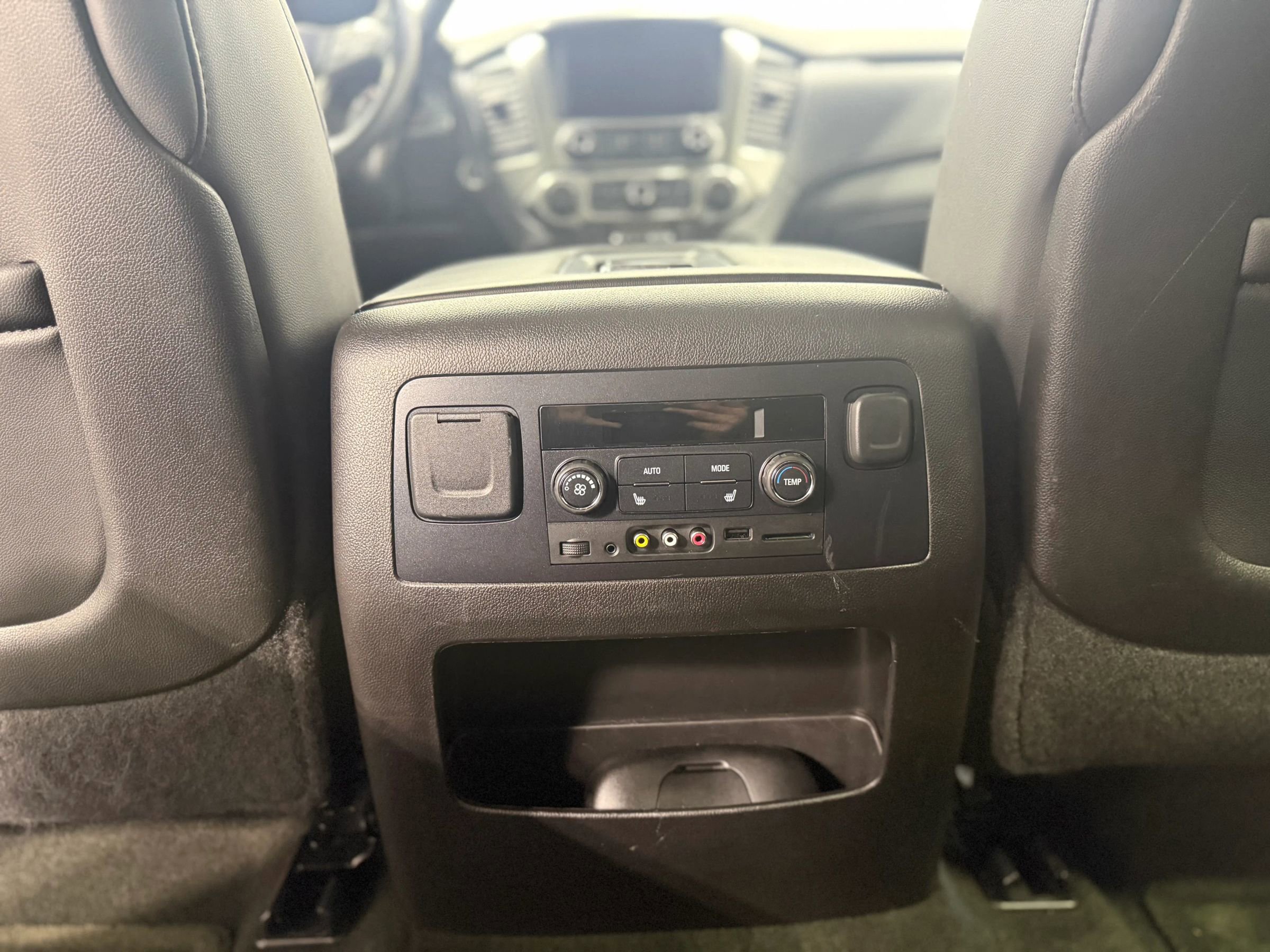 Used 2015 Chevrolet Tahoe LTZ image 40