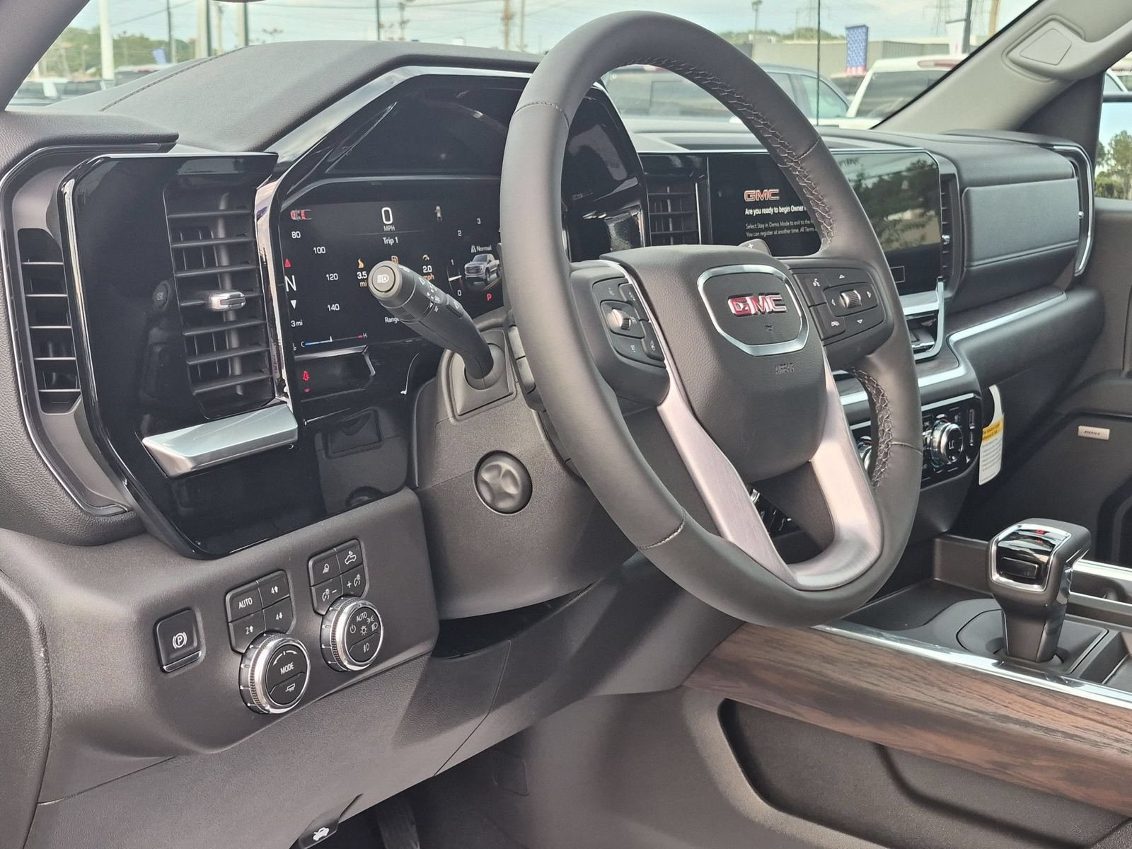 New 2026 GMC Sierra 1500 SLT w/ SLT Premium Package AWD/4WD image 12