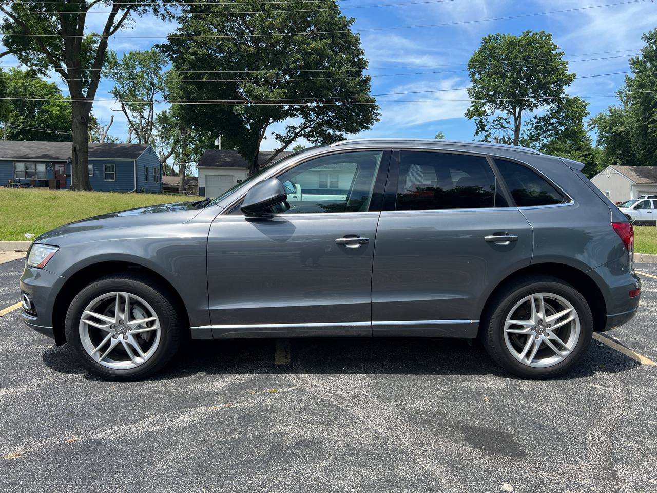 Used 2015 Audi Q5 2.0T Premium Plus w/ Premium Plus Package AWD/4WD image 2