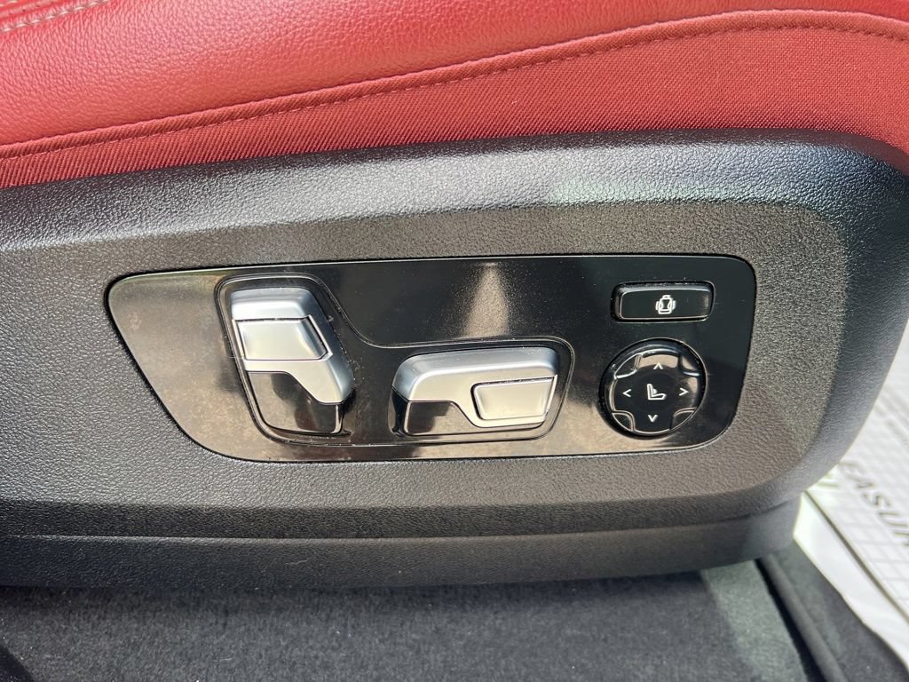 Used 2020 BMW X6 M50i w/ Executive Package AWD/4WD image 44