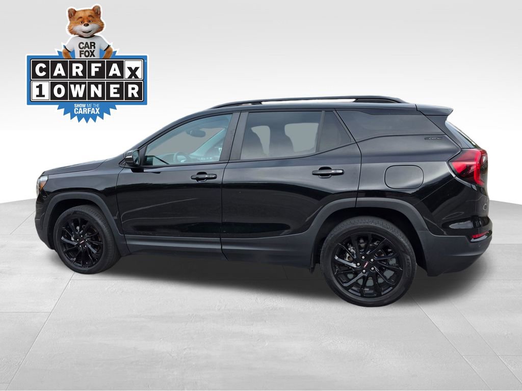 Used 2023 GMC Terrain SLE w/ Driver Convenience Package image 4