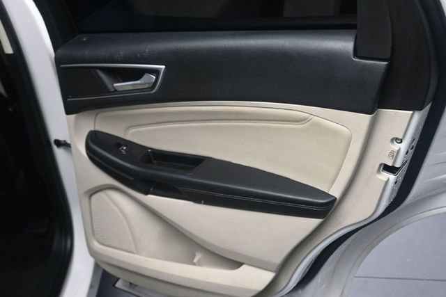 Used 2015 Ford Edge Titanium FWD image 20