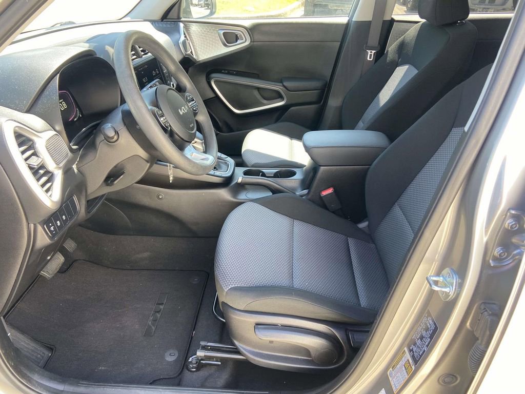 Used 2023 Kia Soul LX w/ Option Group 015 image 18