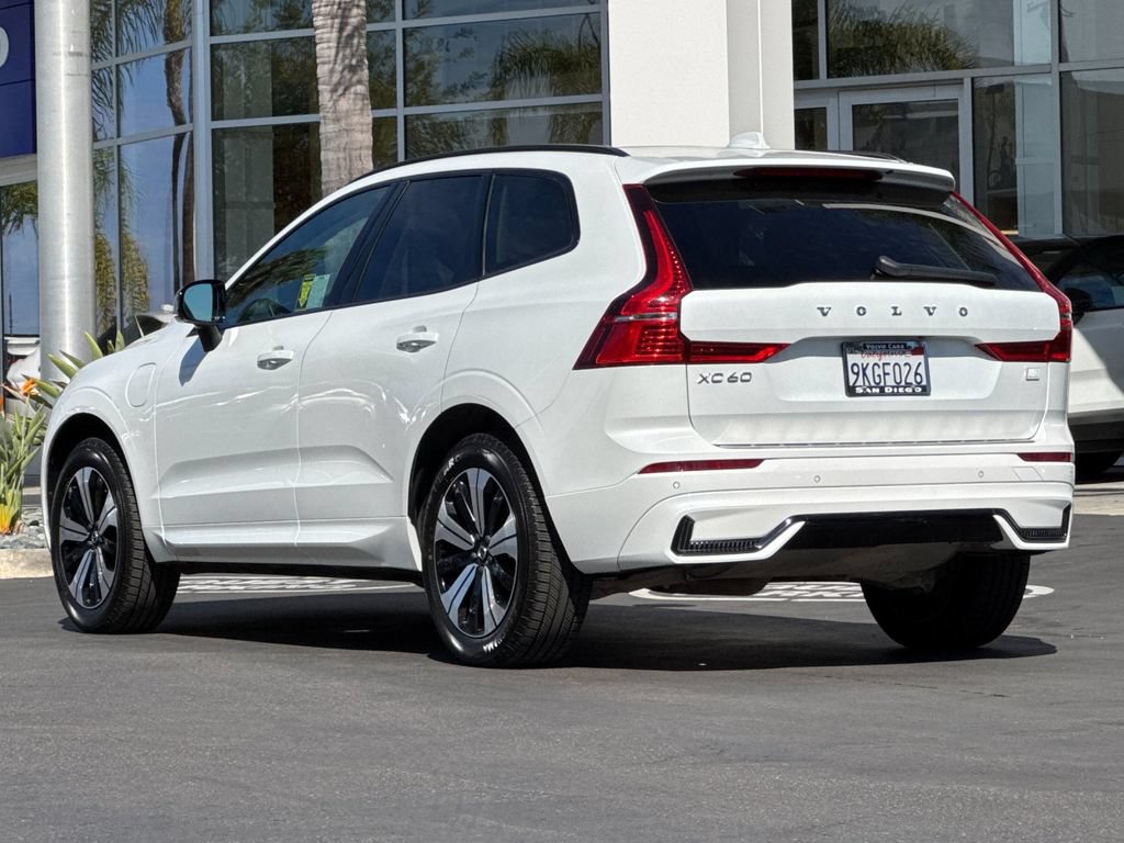 Certified 2024 Volvo XC60 T8 Core AWD/4WD image 3