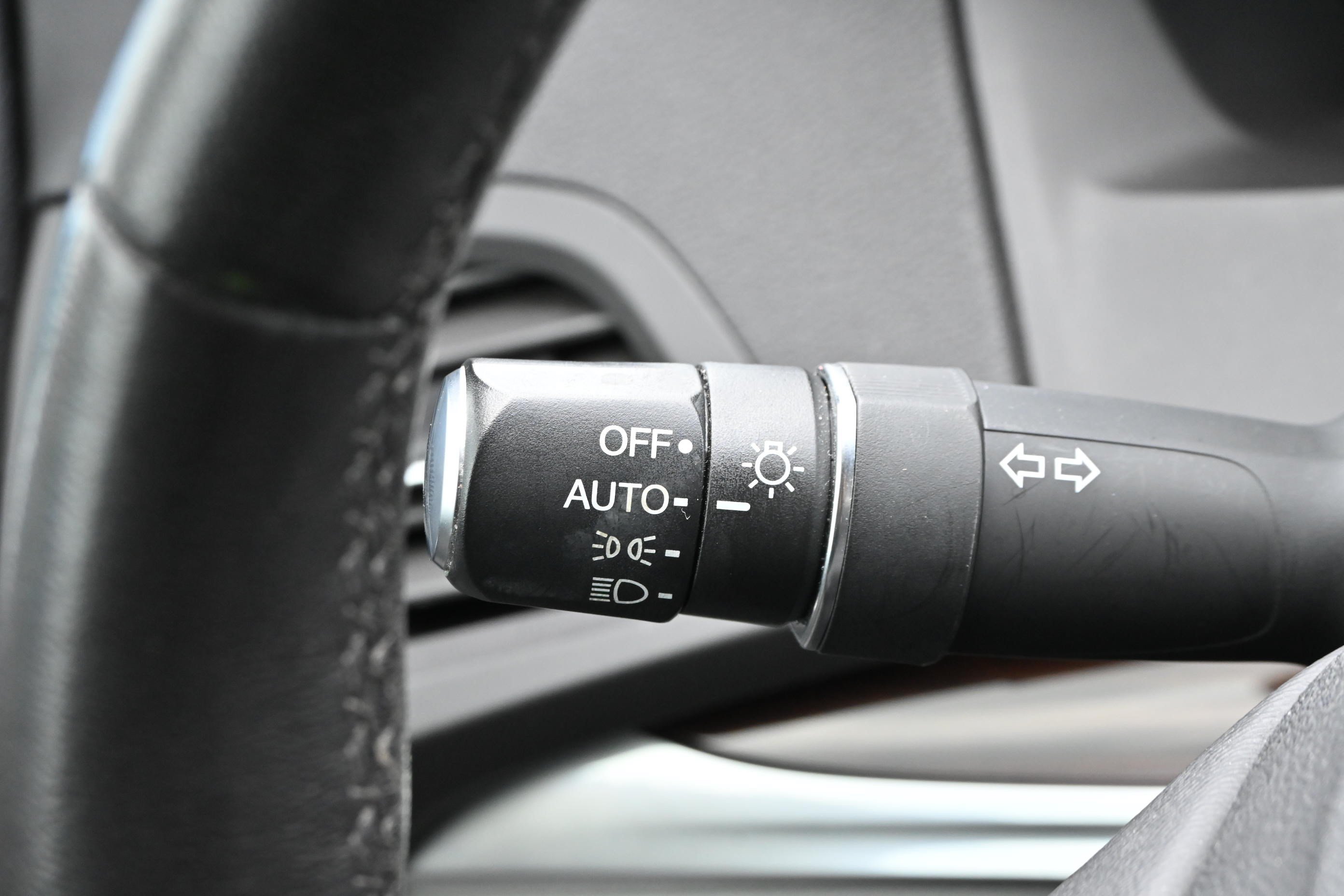 Used 2015 Acura MDX FWD image 33