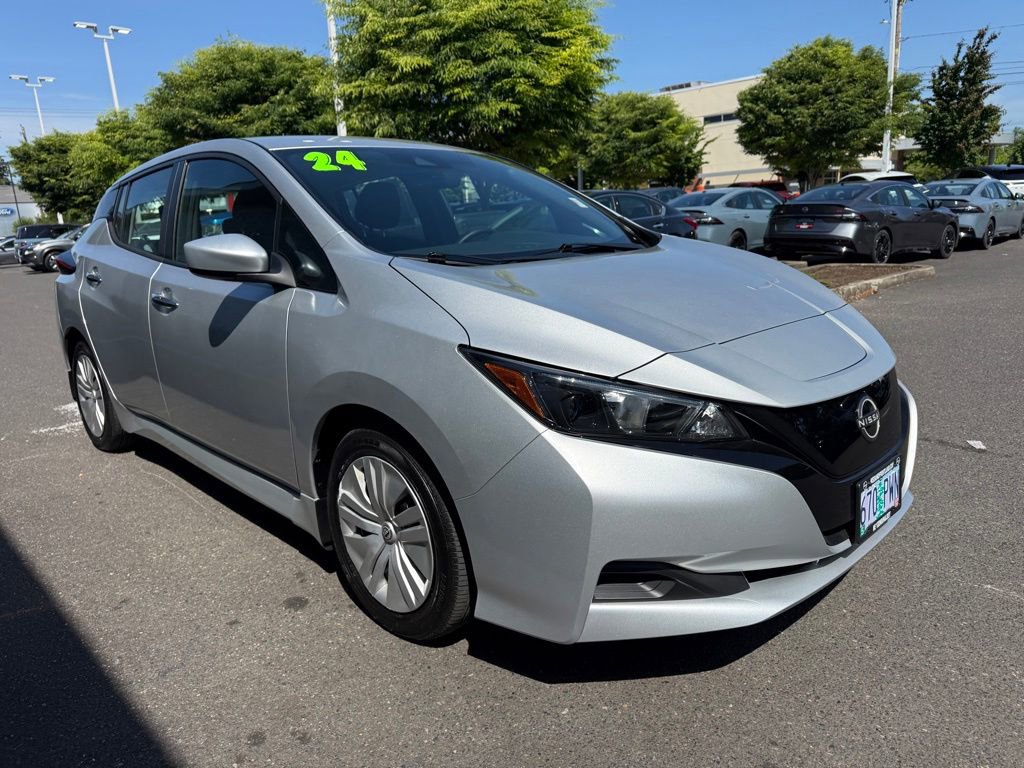 Used 2024 Nissan Leaf S FWD image 5