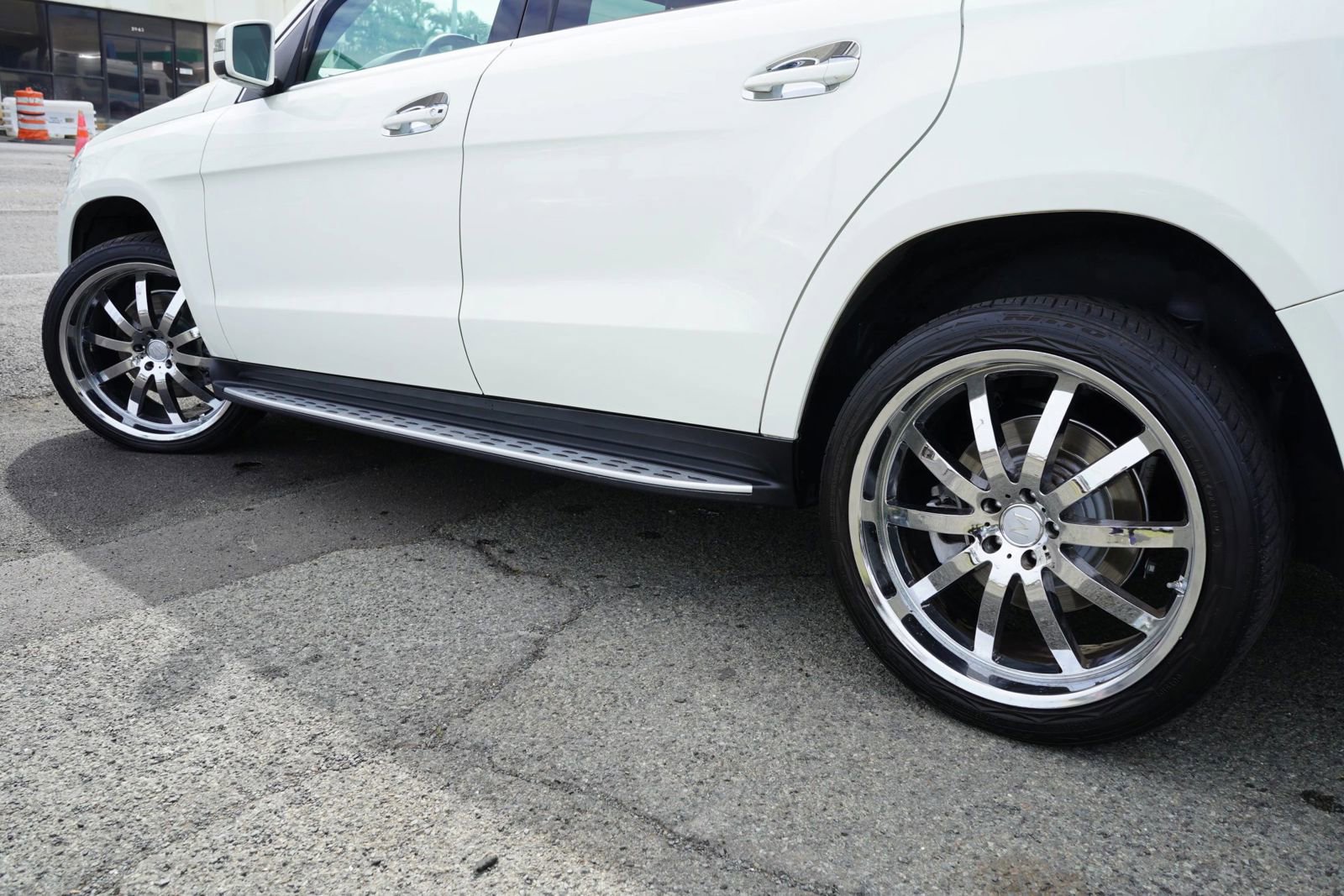 Used 2013 Mercedes-Benz GL 320 BlueTEC 4MATIC image 6