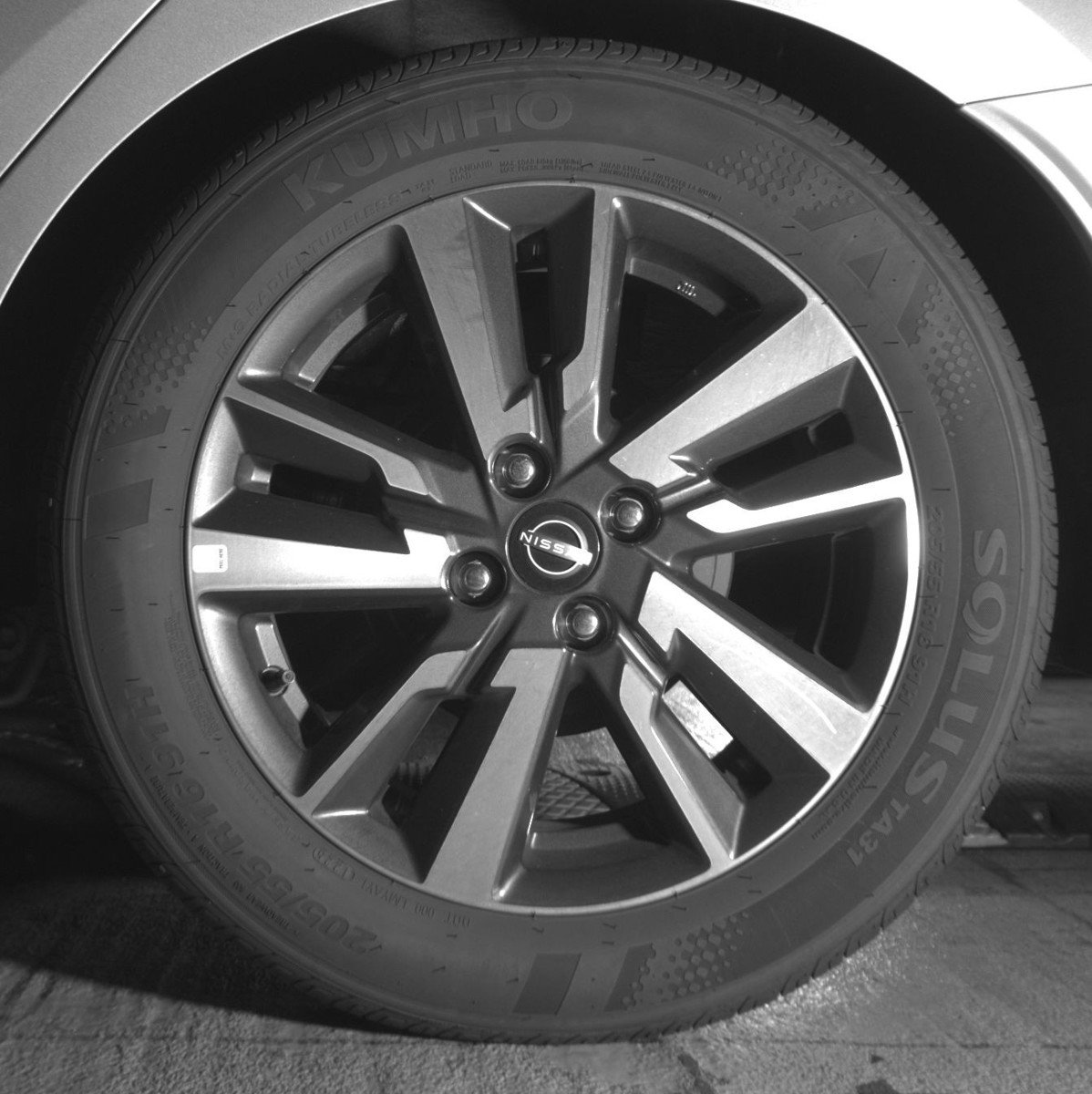 Used 2025 Nissan Versa SV image 14