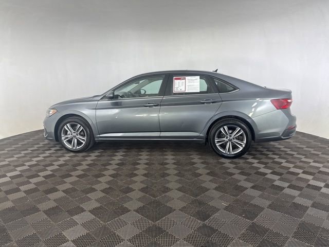 Used 2024 Volkswagen Jetta SE image 6