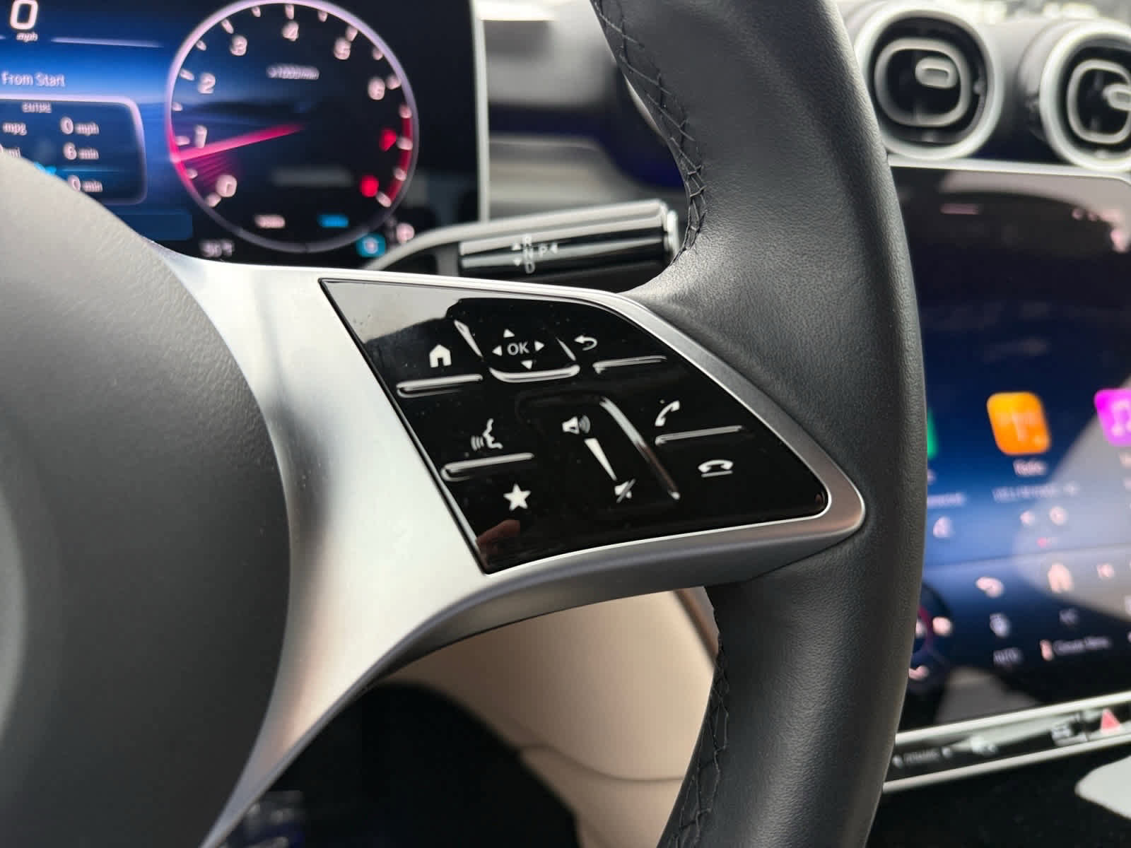 Certified 2025 Mercedes-Benz C 300 4MATIC Sedan image 18